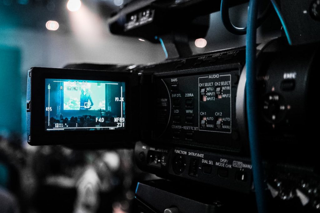 Formation tournage vidéo Digimonde : caméra de captation en tournage de concert