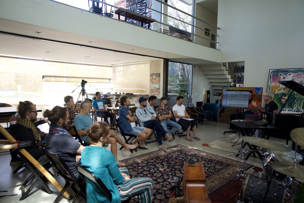 Masterclass Digimonde au Brésil : stagiaires et musiciens réunis en session de travail