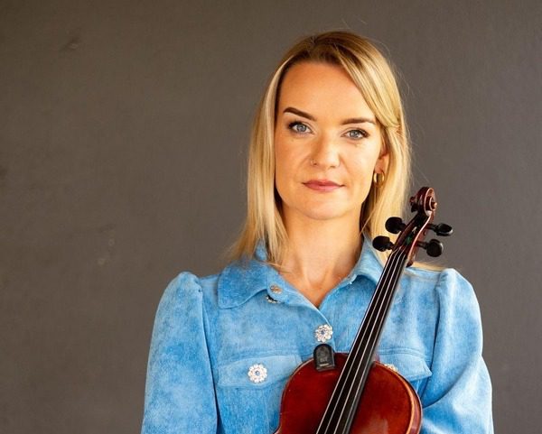 Tara-Breen-violon